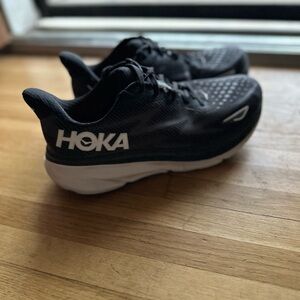 Hoka Clifton 9, Men’s size 10.5 D